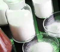 Oldhatatlan poli (vinil-pirrolidon) (PVPP) 25249-54-1 tisztázás sörkínálatokhoz Gyümölcsök diszpergáló szerek detergens tablettákhoz